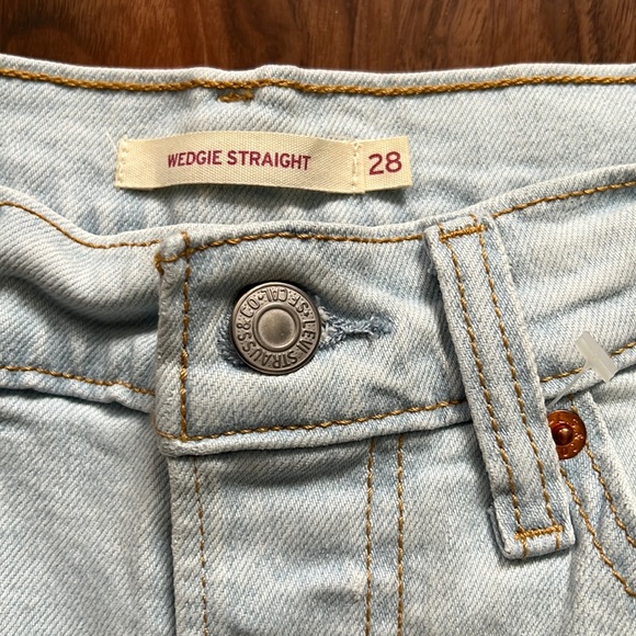 NWOT Levi’s Wedgie Straight, 28x28 - Picture 9 of 17